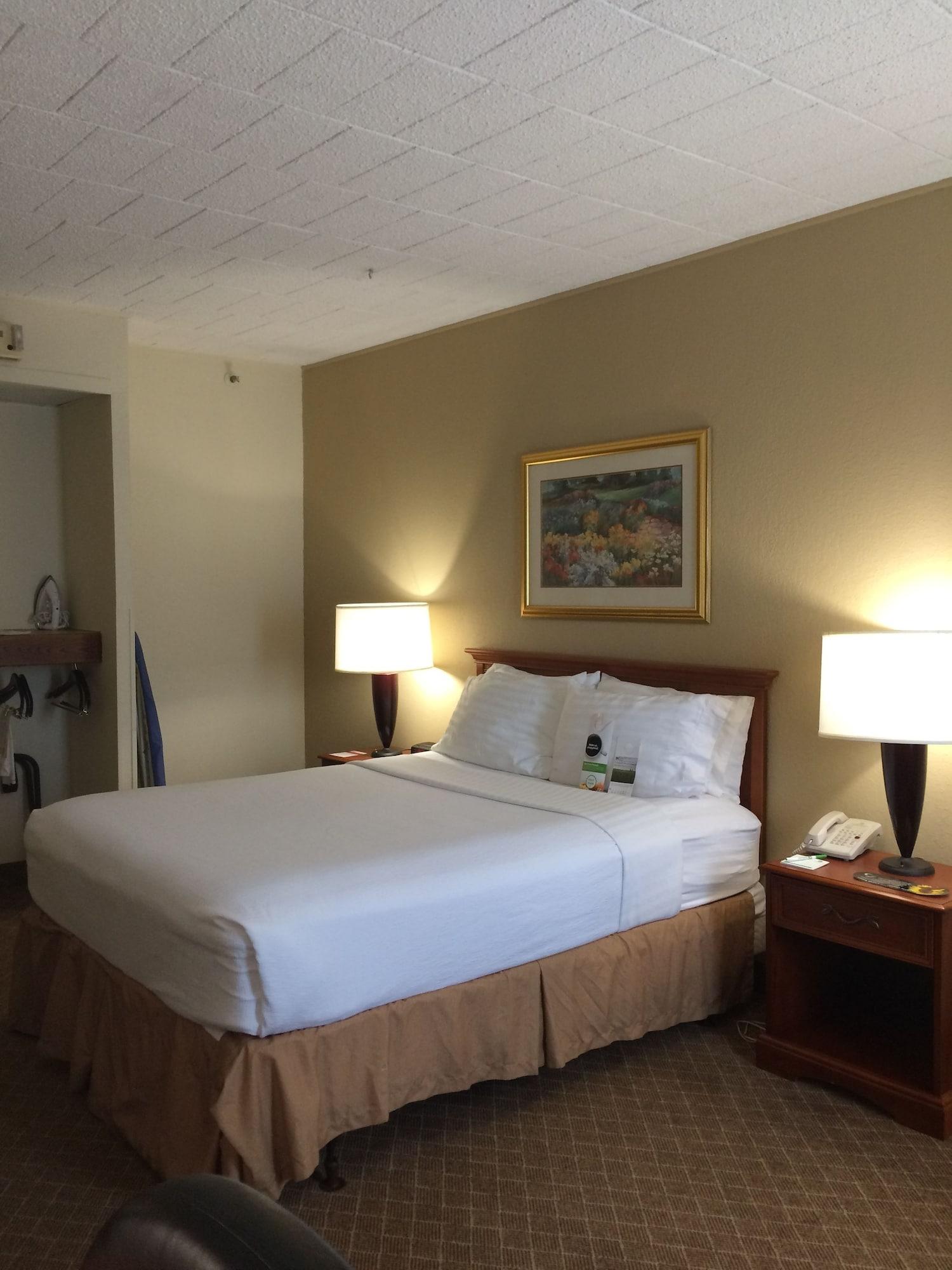 Clarion Inn Frederick Event Center Екстериор снимка