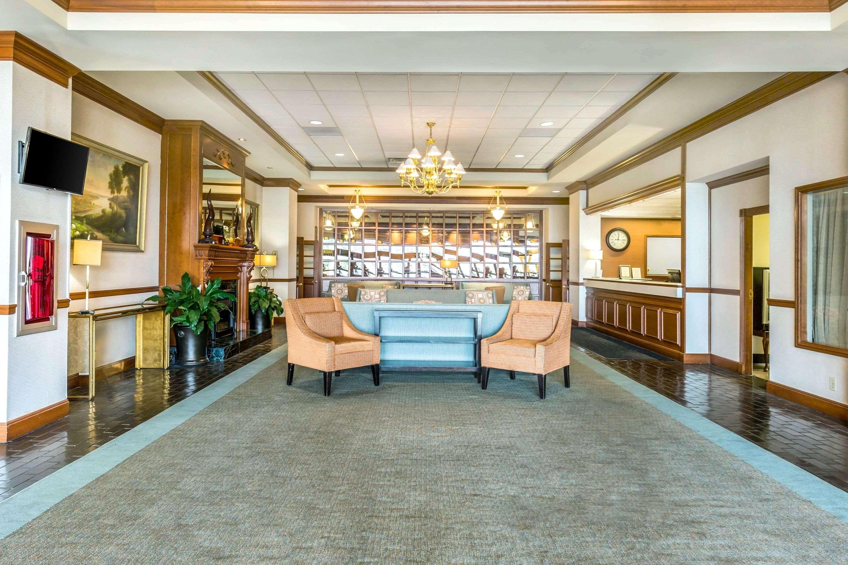 Clarion Inn Frederick Event Center Екстериор снимка