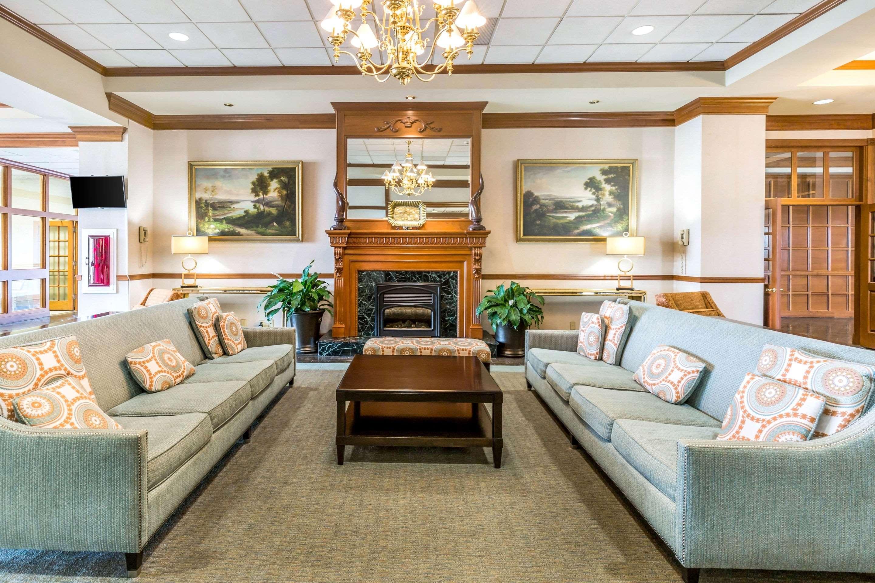 Clarion Inn Frederick Event Center Екстериор снимка