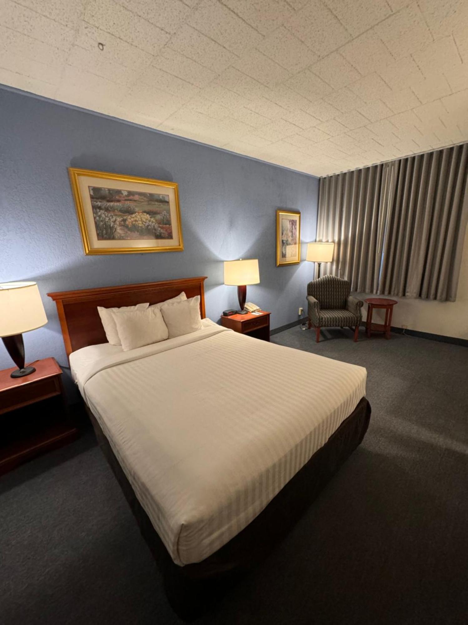 Clarion Inn Frederick Event Center Екстериор снимка