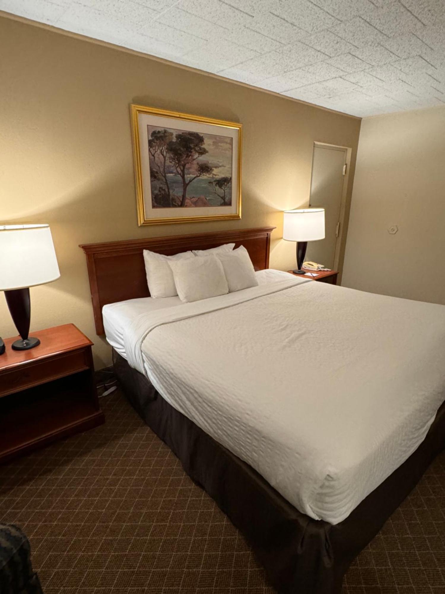 Clarion Inn Frederick Event Center Екстериор снимка