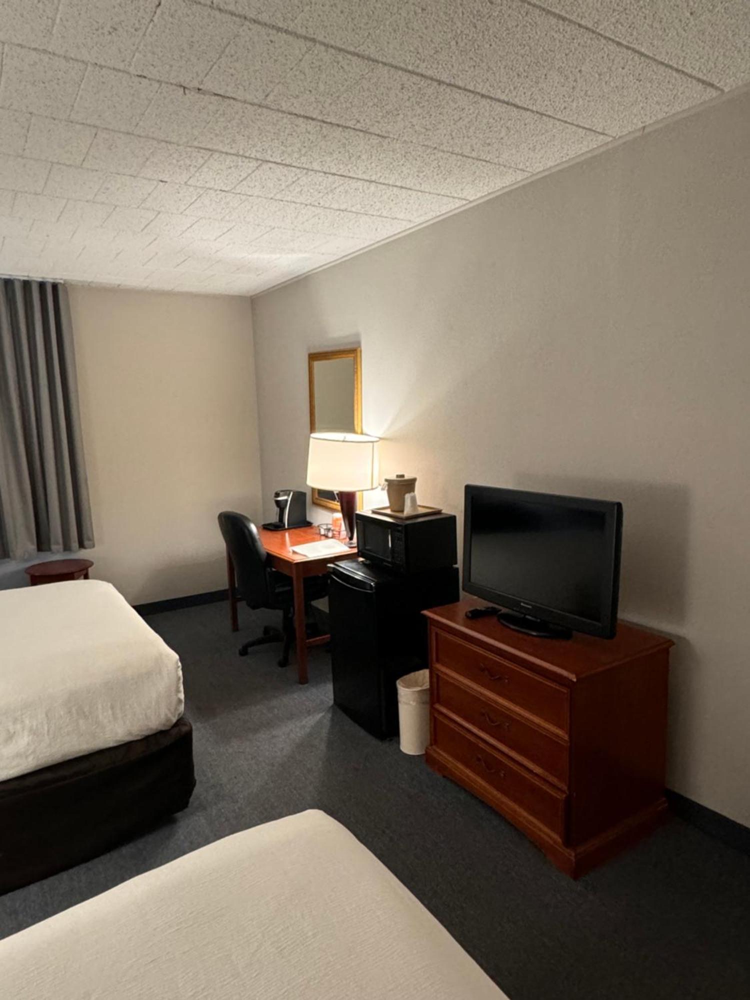 Clarion Inn Frederick Event Center Екстериор снимка